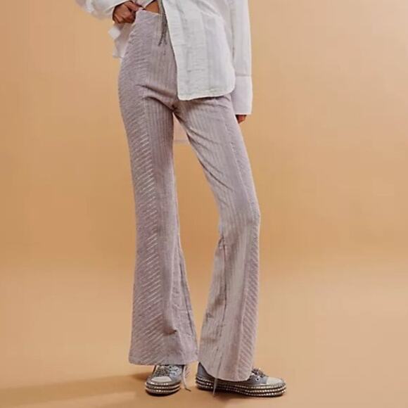 NEW Free People Slim Pull-On Velvet Flare Pants SIZE M Lavender Raindrops NWT - Picture 1 of 12